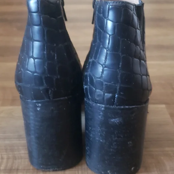 Jeffrey Campbell Black Embossed Leather Ankle Boots Women’s - Picture 4 of 7